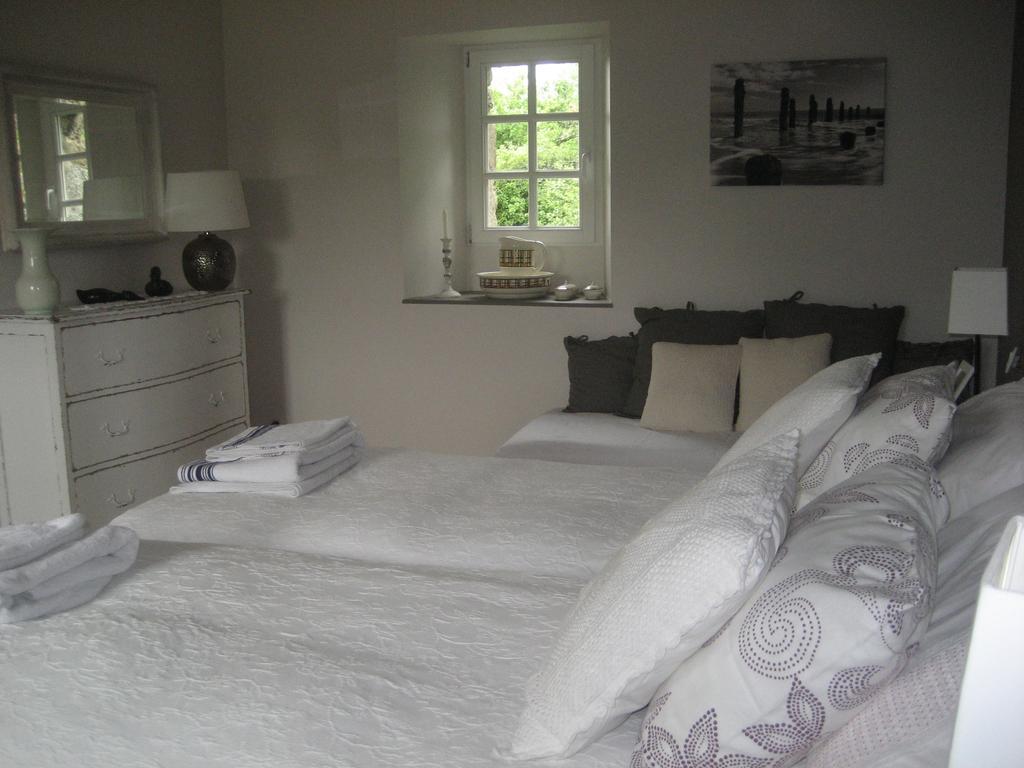 Kervaillant Bed and Breakfast Plouec-du-Trieux Habitación foto
